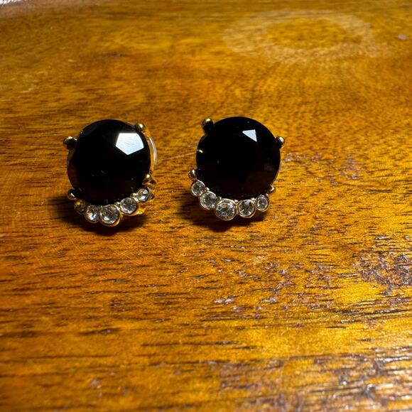 Vintage earrings, gold tone, black plastic cabochon - Picture 2 of 5